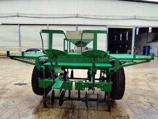 Cassava Planter Machine for Africa with 2 Rows Planting Chop Length 19cm
