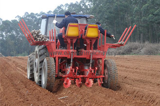 Ridging Type 0.8ha/h 2 Rows Cassava Planter Machine Chop Length 19cm