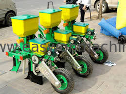 3 Rows Corn Soybean Seeder With Fertilizer , 18HP Seed Sowing Machine